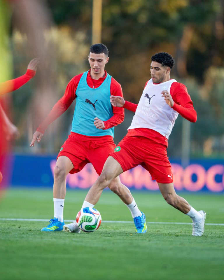 وهبي يستكشف خيارات دفاعية جديدة للمنتخب المغربي قبل الوديات