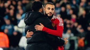 غياب مزراوي عن مباراة مانشستر يونايتد وبورنموث بسبب المرض