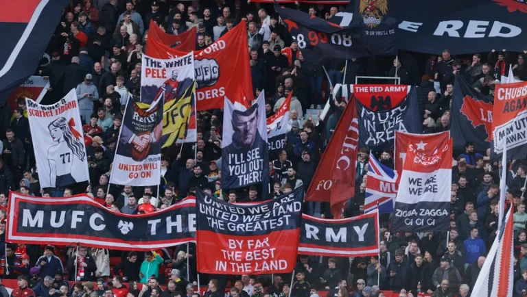 مانشستر يونايتد يثير غضب الجماهير برفع أسعار التذاكر للموسم القادم