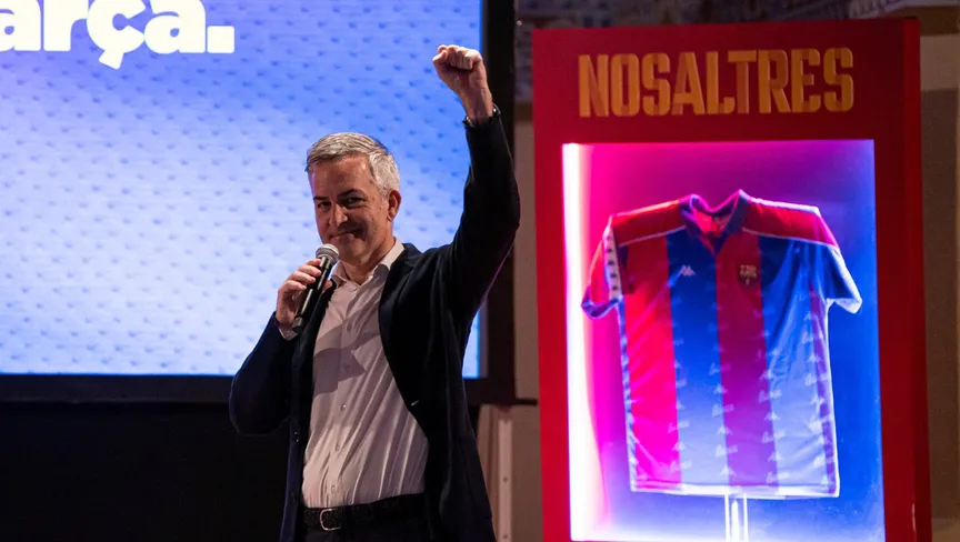 فونت يتهم لابورتا بالترهيب ويطالب ميسي بتوضيح رحيله عن برشلونة