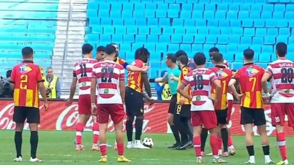 زلزال إيقافات في الدوري التونسي: 16 حكمًا خارج الخدمة!