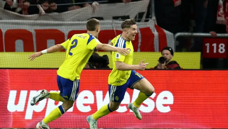غيوكيريس يقود السويد نحو كأس العالم بهدف قاتل في الدقائق الأخيرة