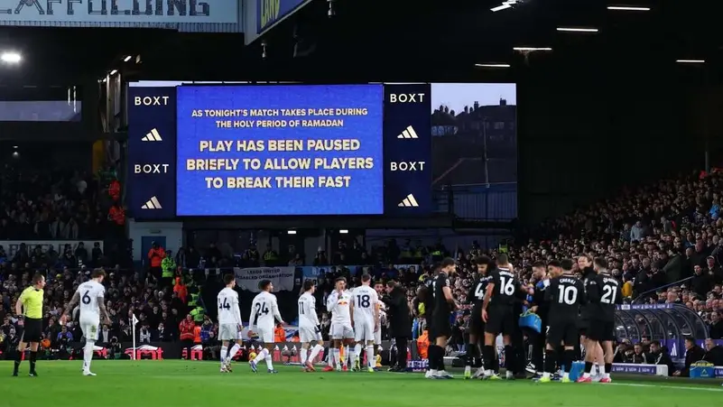 ليدز يونايتد يفتح تحقيقًا في استهجان جماهيره للاعبي السيتي