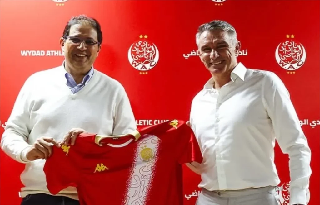 الوداد الرياضي المغربي يعين باتريس كارتيرون مدربًا جديدًا