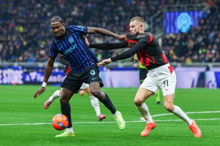 ديربي ميلانو يشتعل: موعد المباراة والقنوات الناقلة