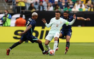 فرنسا تفاجئ البرازيل وتفوز عليها وديًا بـ10 لاعبين