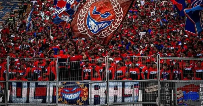 "أولتراس شارك" يقاطع مواجهة الكوكب المراكشي تجنبًا للمخاطر