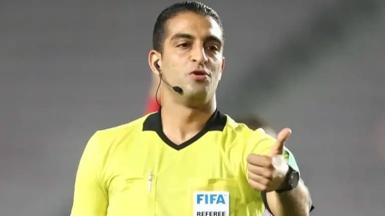 الجيش الملكي يحتج على تعيين حكم موقوف لمباراة بركان بدوري الأبطال