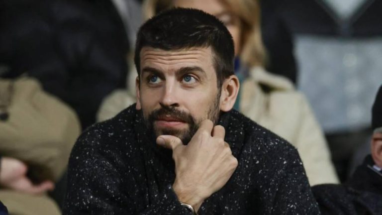 بيكيه يواجه عقوبة جديدة بعد هجومه على الحكام في مباراة ملقا