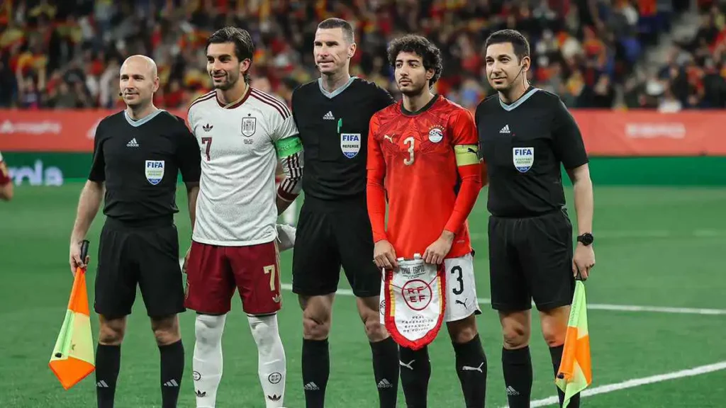 هتافات عنصرية تضع إسبانيا في مهب العقوبات بعد ودية مصر