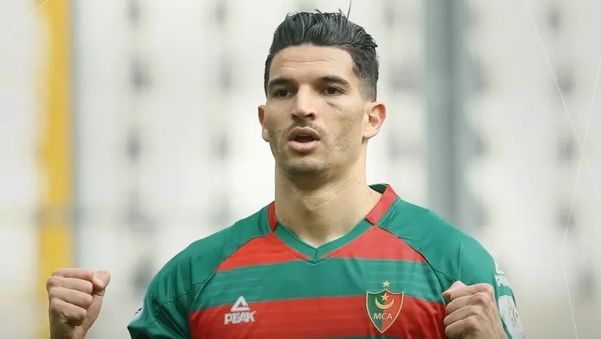 مولودية الجزائر تفوز بديربي العاصمة وتعزز صدارة الدوري