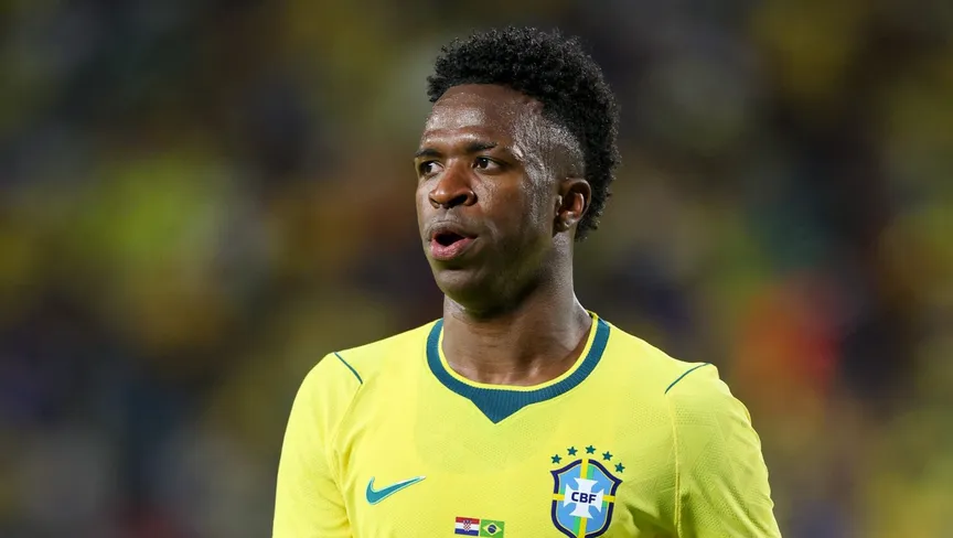 نجوم البرازيل يهاجمون فينيسيوس بعد خسارة فرنسا الودية