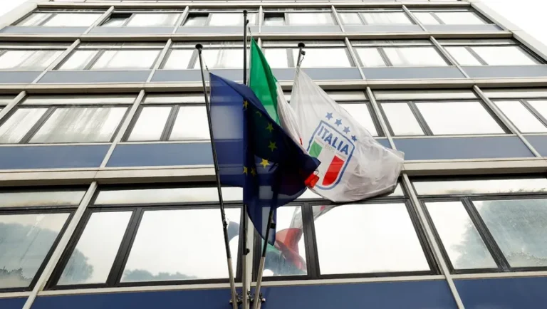 غضب جماهيري إيطالي يتصاعد.. تخريب مقر الاتحاد بعد الإقصاء المونديالي